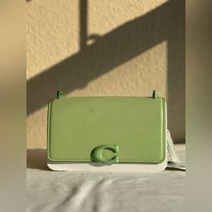 New Coach Bandit Crossbody Bag Calf Leather Monochromatic Pale Pistachio CR521